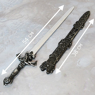 Ол оның көйлегін көтеріп, трахты (порно онлайн)