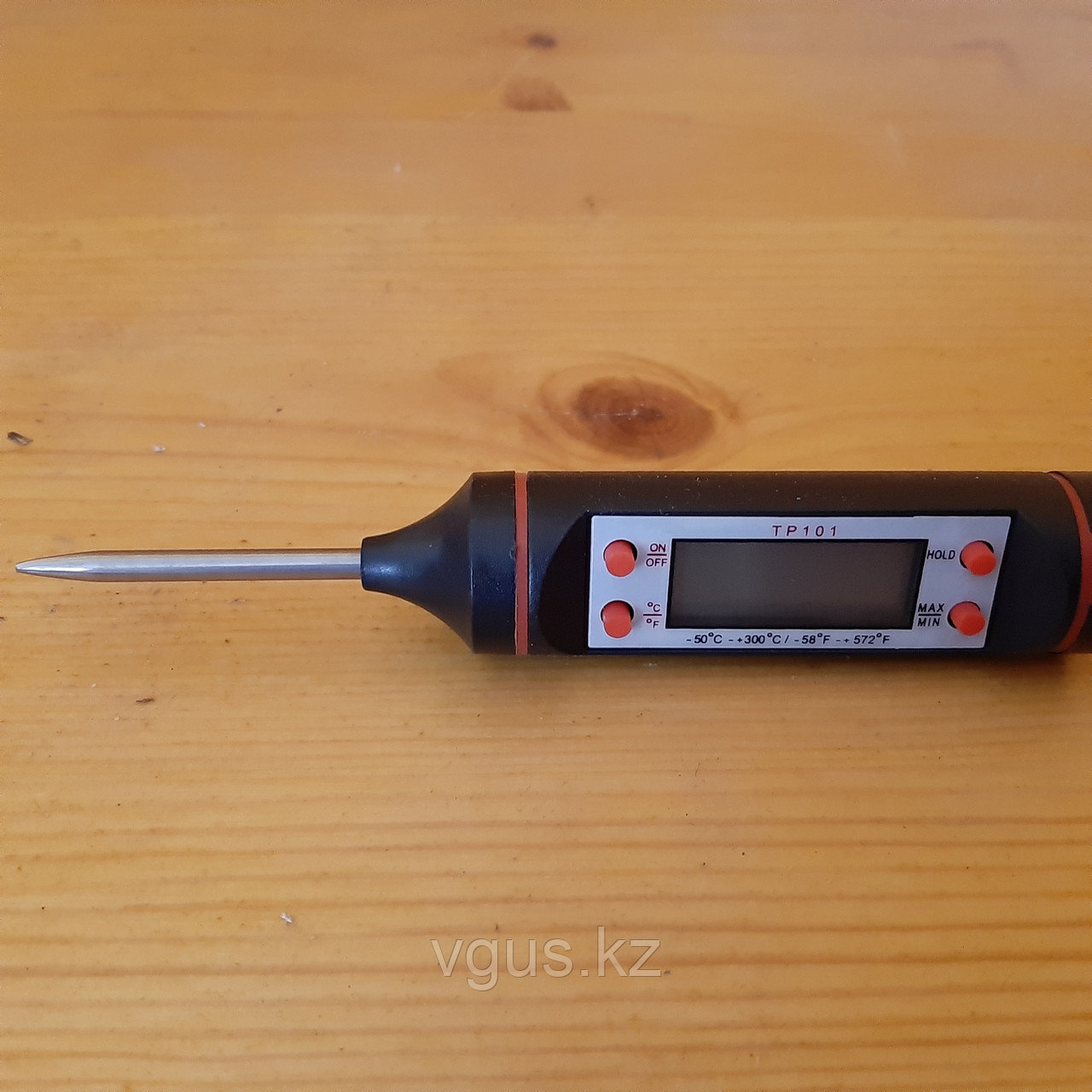 Термометр электронный ТP-101. Жидкокристаллический экран, щуп 4см, D 4мм