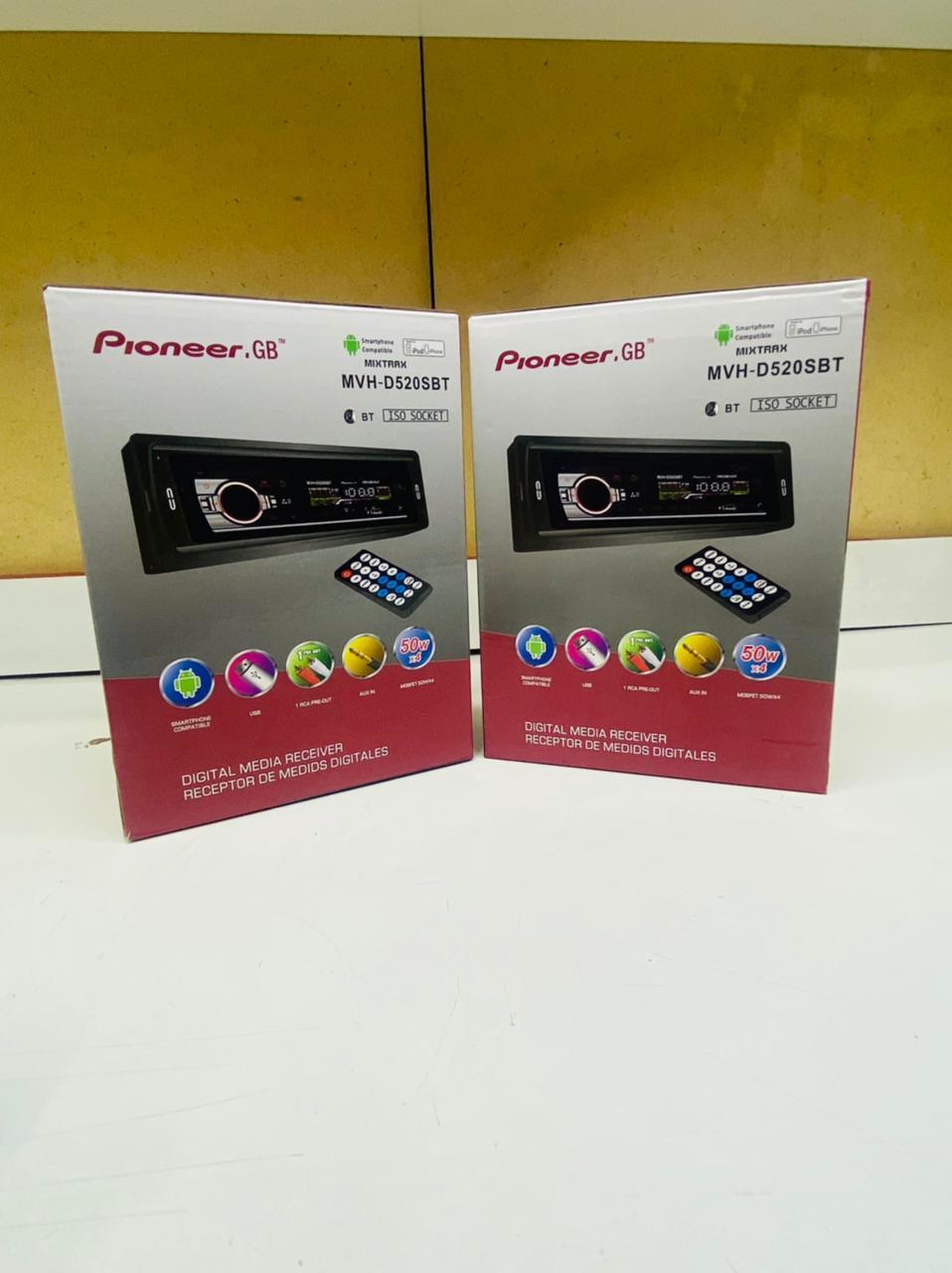 Автомагнитола Pioneer MVH-D520 SBT