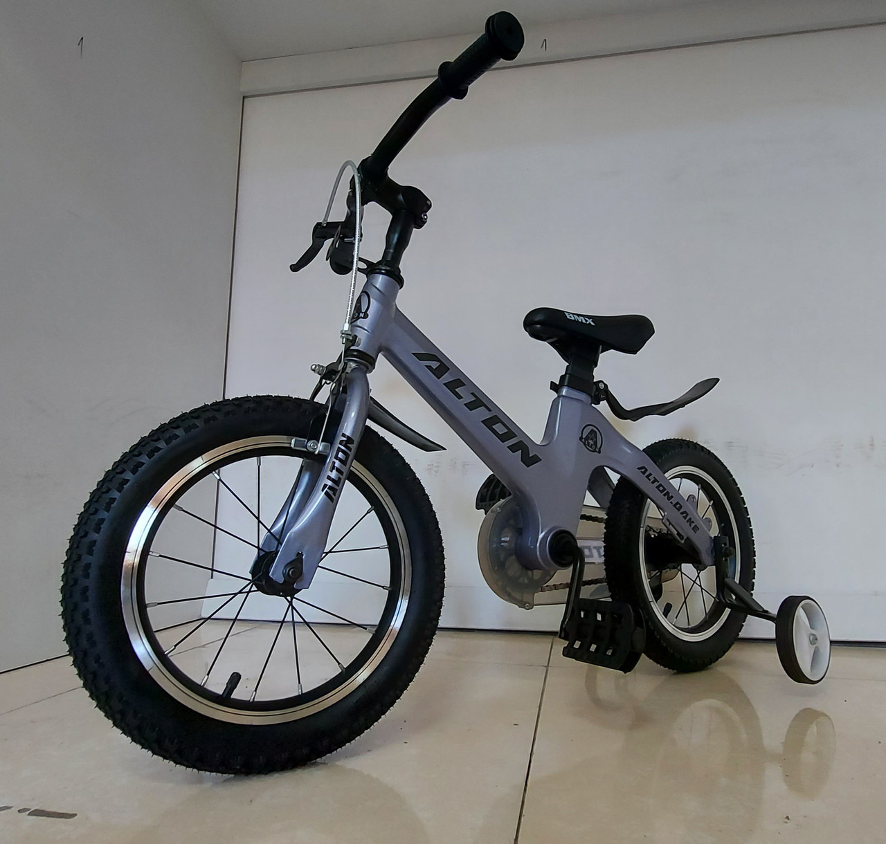 Легкий Детский велосипед "Alton" 14 колеса. Алюминиевая рама.