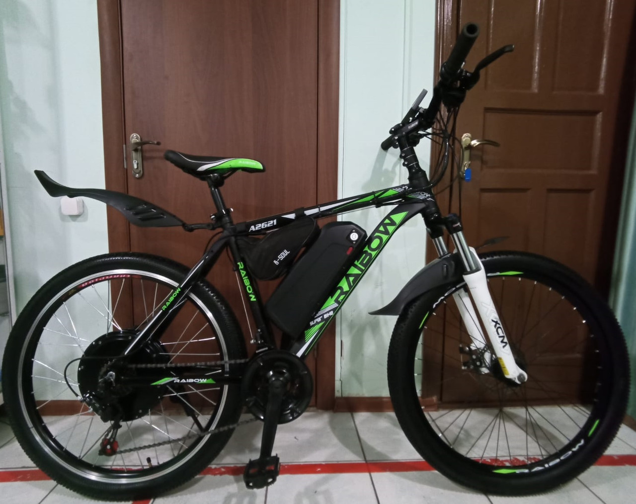 48v 1500w (max 2000 w), аккум. Li-ion 48v 19,2 A/H. Электровел. Рама 19". Колеса 26". Гидравлика.