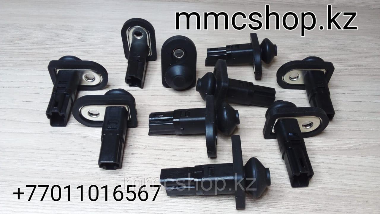 Датчик открытой двери кнопка концевик MB698713 2PIN митсубиши паджеро pajero mitsubishi запчасти, фото 1