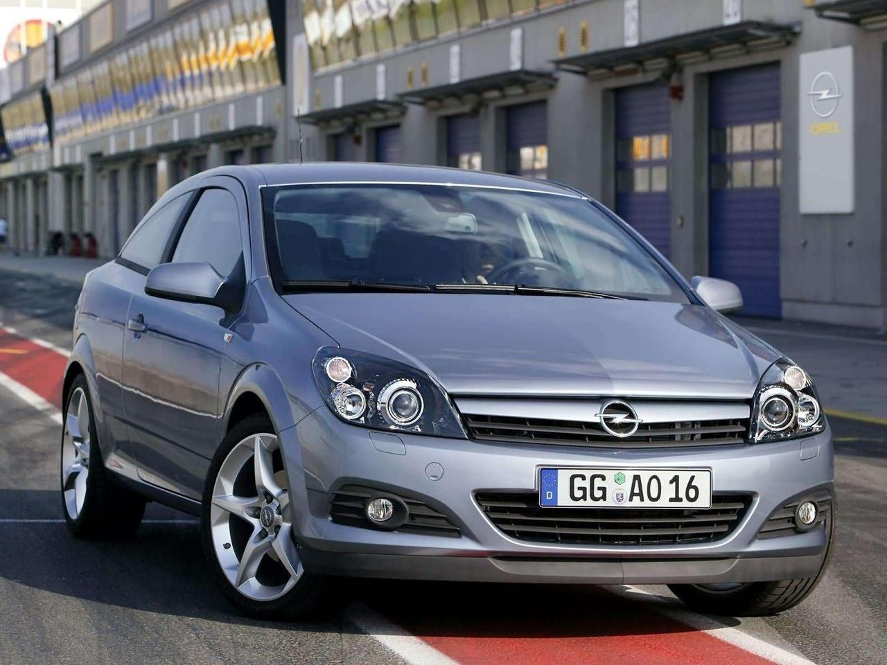 Переходные рамки на Opel Astra III (2004-2011) адаптивная система освещения AFL; Bi-LED Adaptive Series