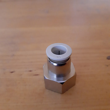 Фитинг быстросъемный. Мама. Никель. 12*8. резьба 1/2.