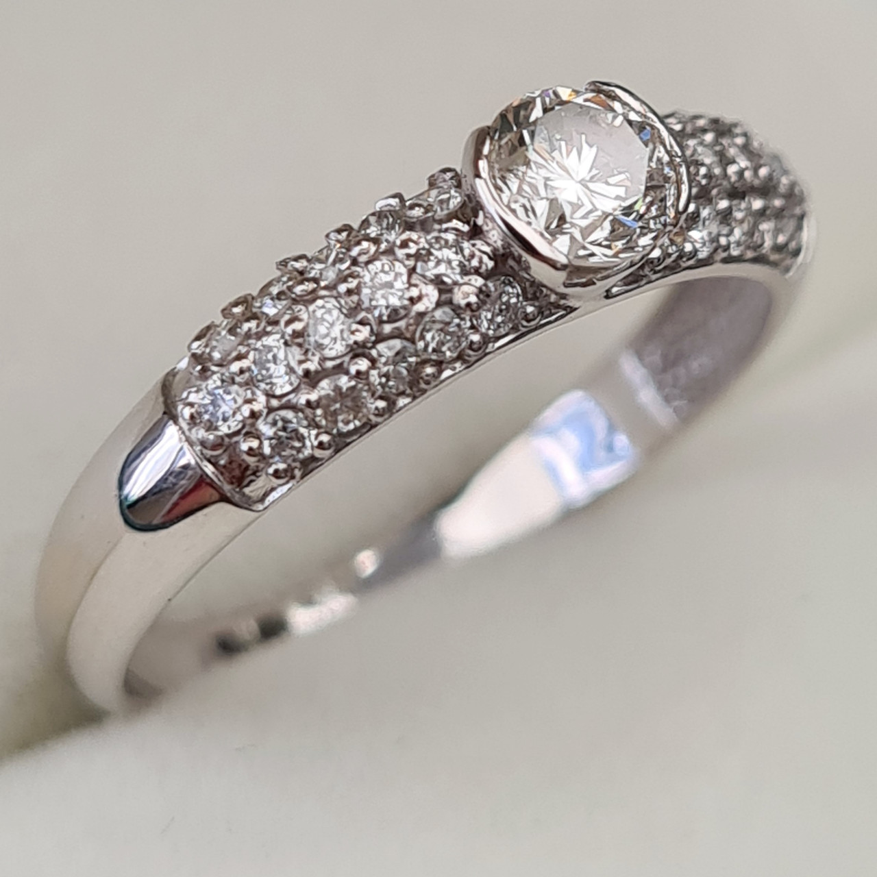 Золотое кольцо с бриллиантами 0.60Сt SI1/I, EX - Cut