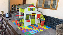 Игровой пластиковый домик для друзей Smoby с кухней
