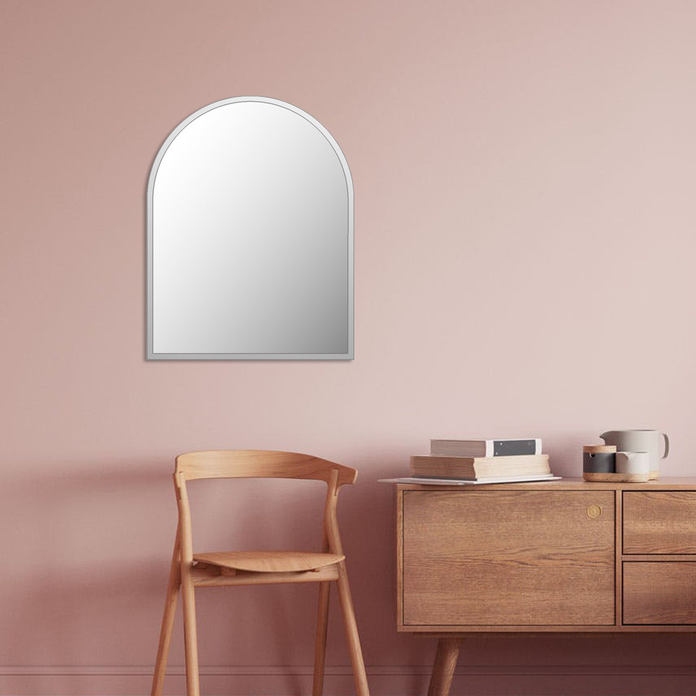 Арочное зеркало в серебристой деревянной раме ARKAMIRROR 840х650мм