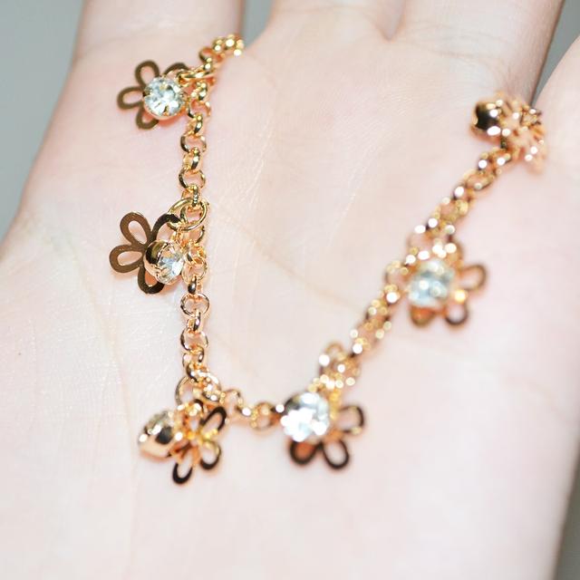 Порно көру: Бұл хатшыны бәрі трахает