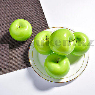 Айна алдындағы қыздардың жалаңаш суреттері