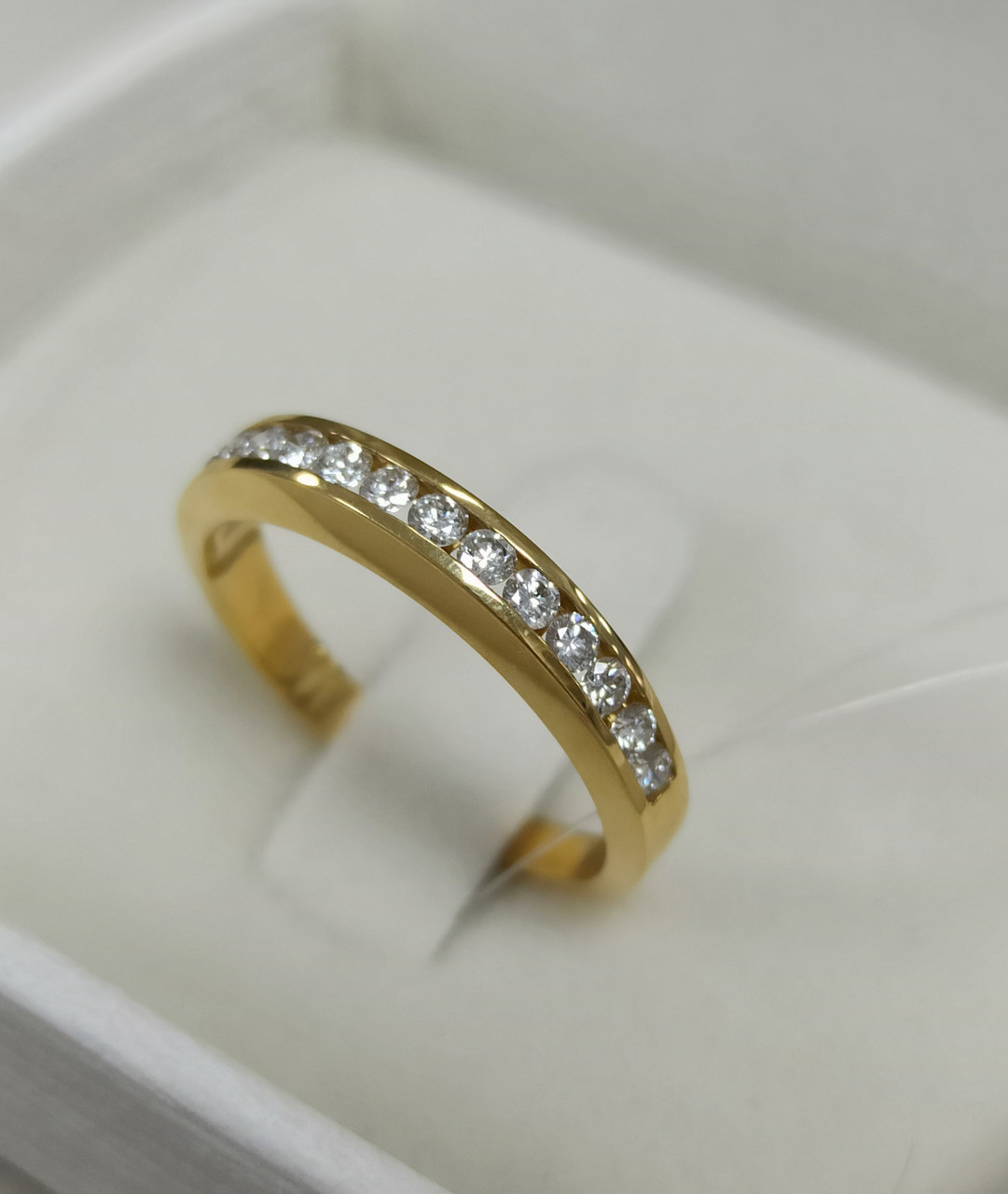 Золотое кольцо с бриллиантами / 18 размер
