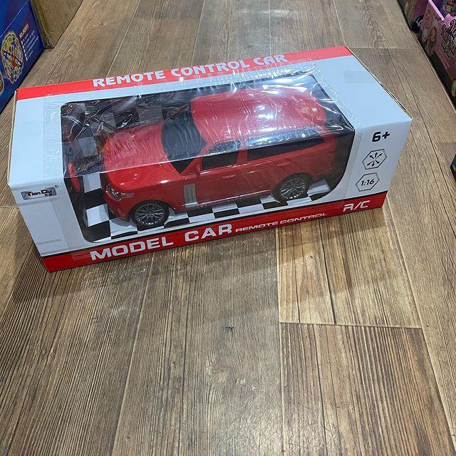 Машина на пульту ,от сети зарядка