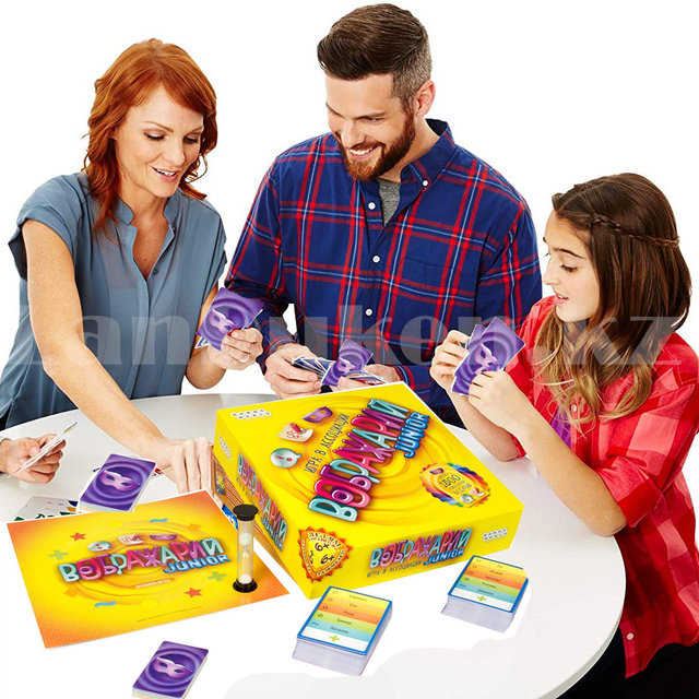 Желіде түсті колготкидегі секс Сара Янг минет