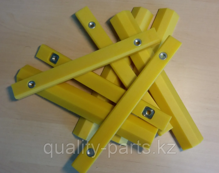 Текстолиты на стрелу и лапы для экскаватора-погрузчика JCB 3CX и 4CX