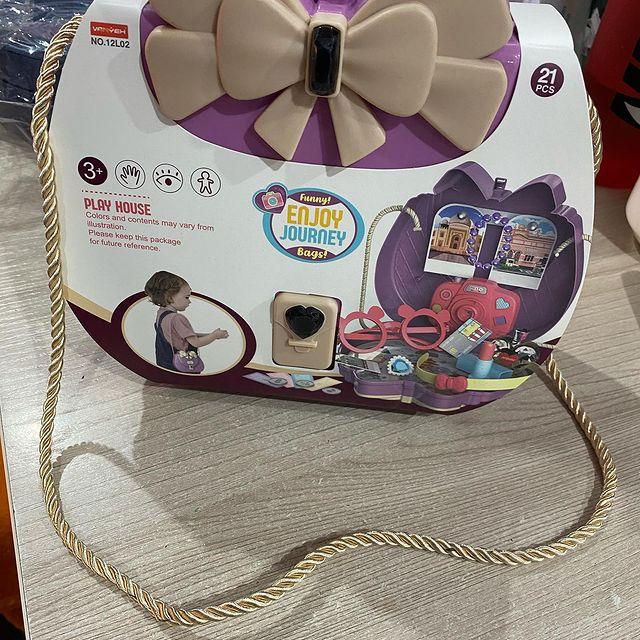 Набор для девочек аксессуаров в оригинальной сумочке