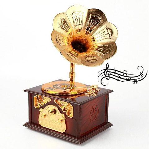 Шкатулка музыкальная механическая «Старенький граммофон» (Красное дерево)