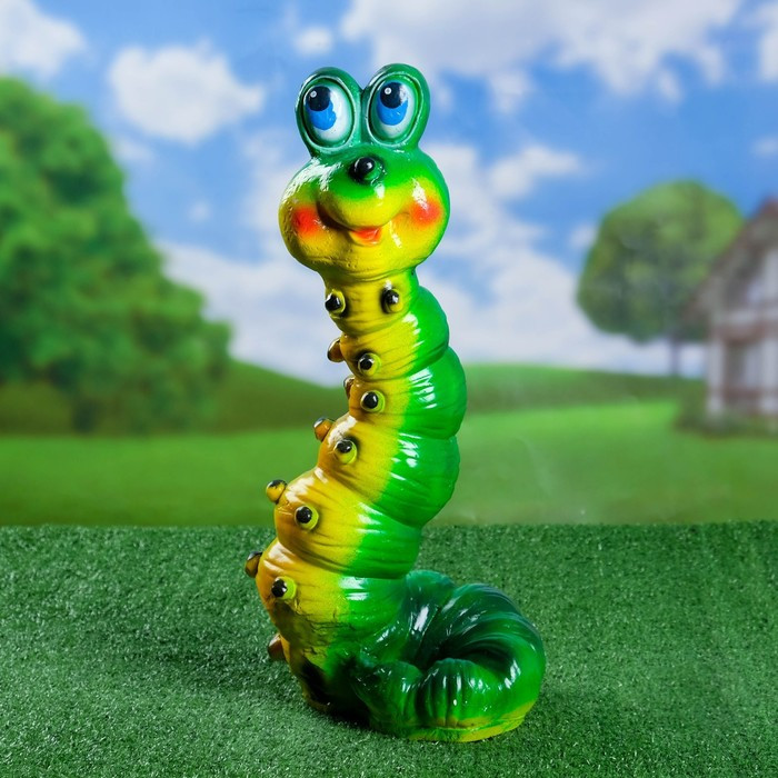 гусеница 20. бабочка перламутровка гусеница. разноцветная гусеница. гусеничка с фигурами. садовая скульптура гусеница.