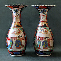Парные вазы с карпами Кои Япония. Начало ХХ века Керамика, ручная роспись эмалями Высота - 68см