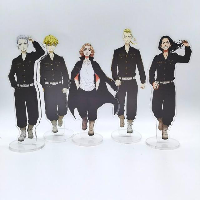 Пойыз жолсерігі жолаушыны купеде ұрып-соғып жатыр. Вера Брежневамен жыныстық қатынас жұмыс істемейді.