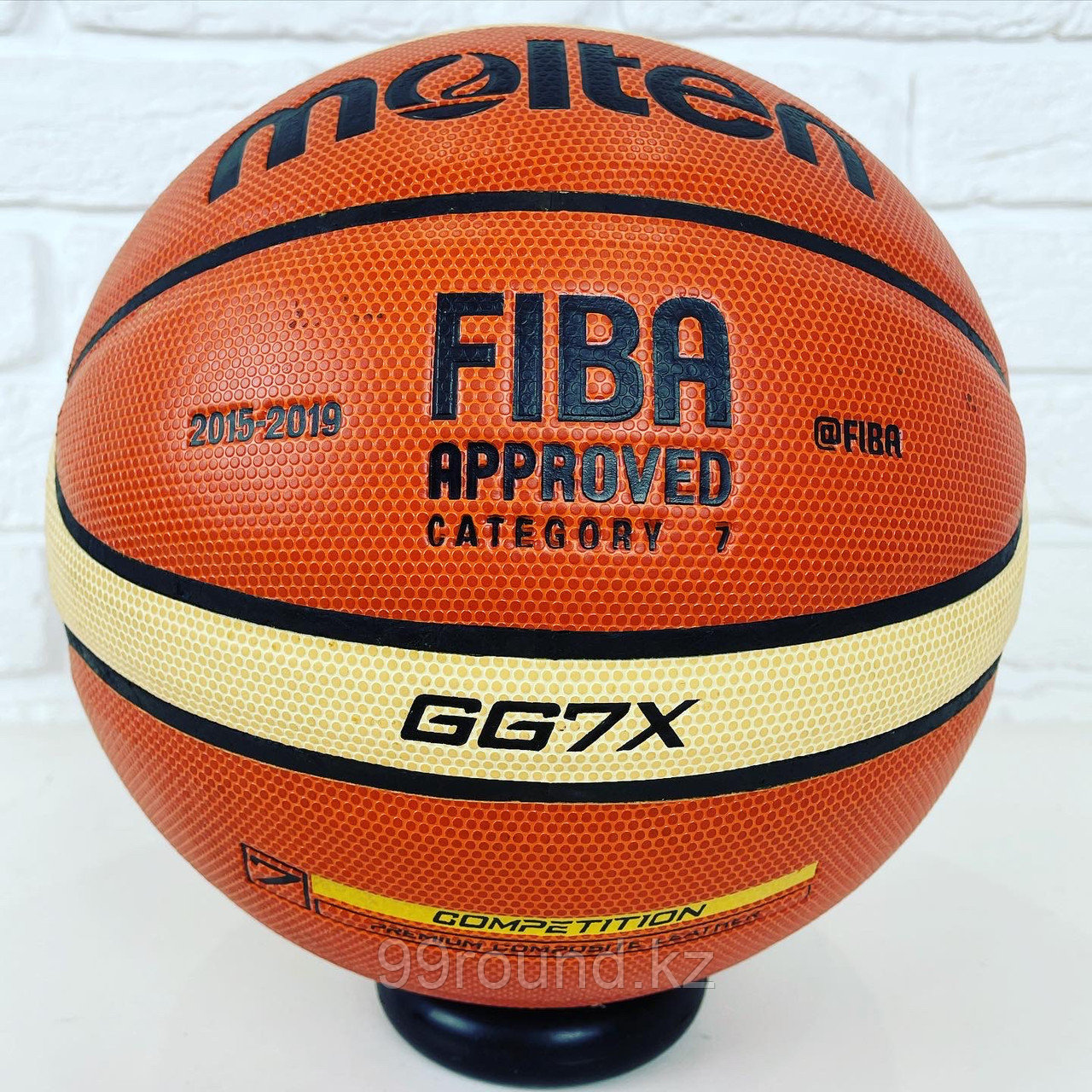 Баскетбольный мяч Molten GL7X