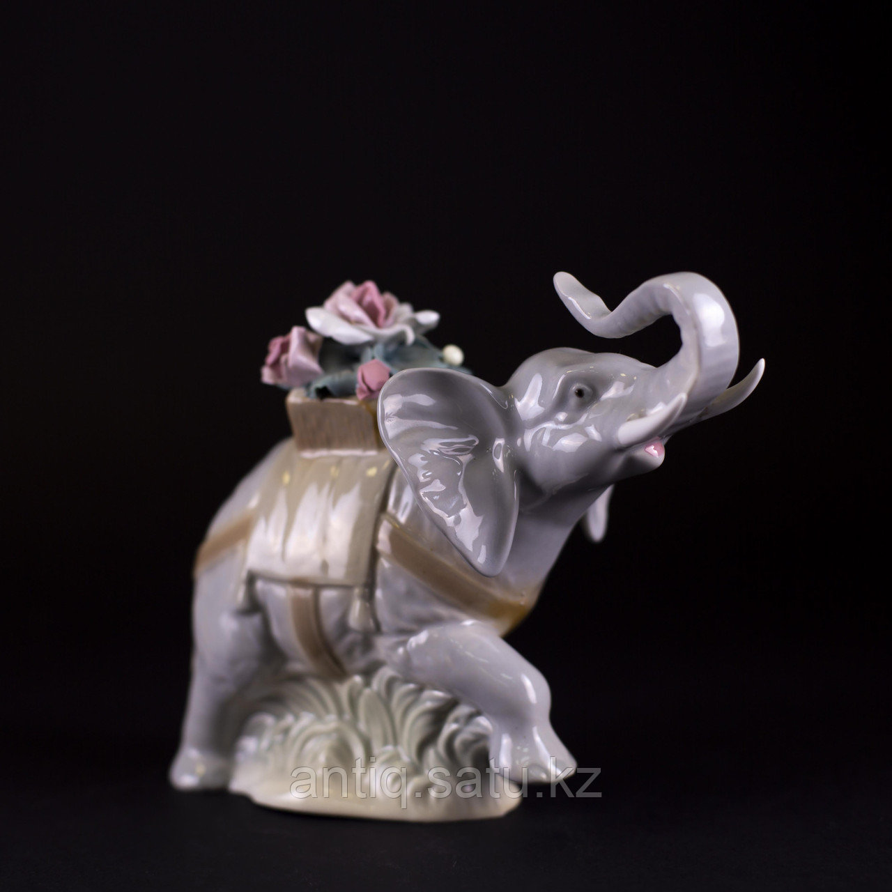 Слон с корзиной цветов Фарфоровая мануфактура Miquel Requena S.A. Испания. II половина XX века Фарфор - фото 3 - id-p94142832