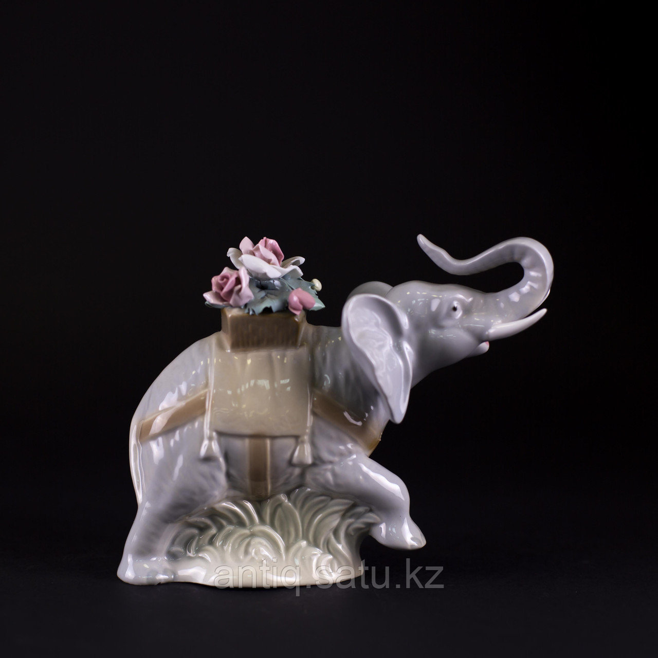 Слон с корзиной цветов Фарфоровая мануфактура Miquel Requena S.A. Испания. II половина XX века Фарфор - фото 8 - id-p94142832