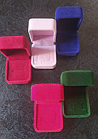 Подарочная коробочка для колец, сережек бархатная, разные цвета