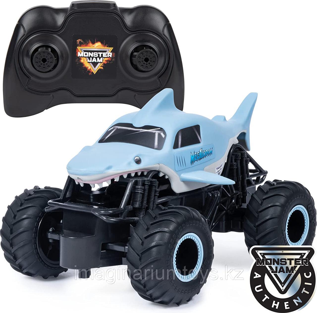 Машина на пульте управления Monster Jam Megalodon Акула масштаб 1:24