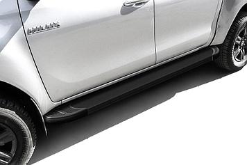 Пороги алюминиевые "Optima Black" 2000 черные Toyota Hilux (2020)