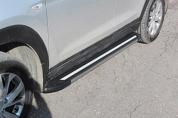 Пороги алюминиевые Luxe Black 1700 черные на Hyundai Tucson (2018)