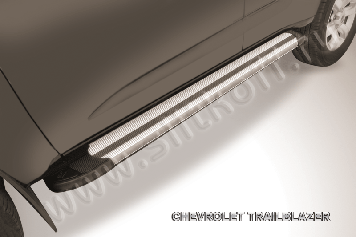 Пороги алюминиевые "Luxe Silver" на Chevrolet Trailblazer