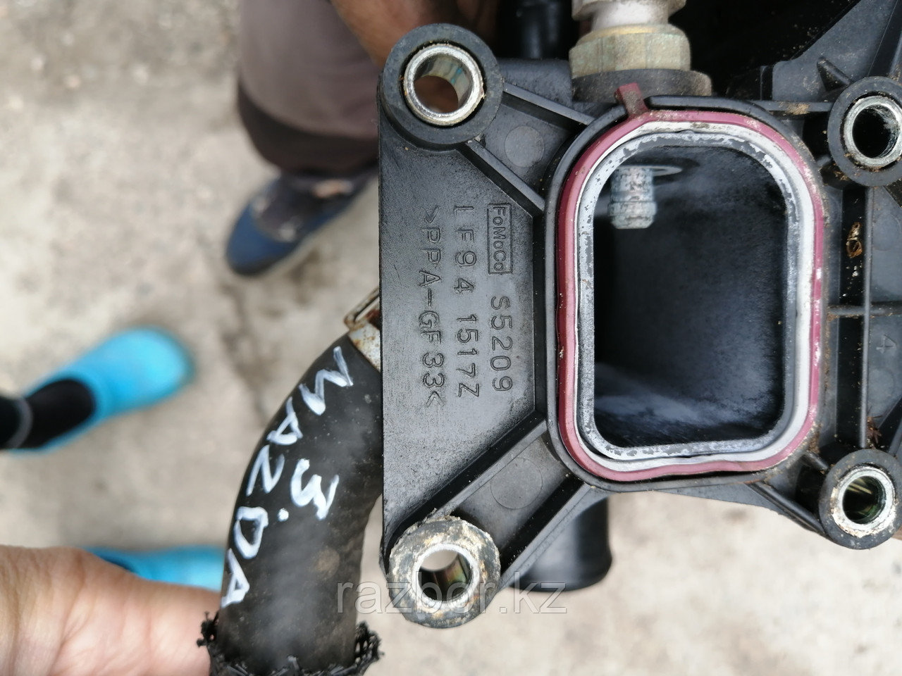 Фланец системы охлаждения двигателя Mazda 3 (BK32). - фото 2 - id-p94498189