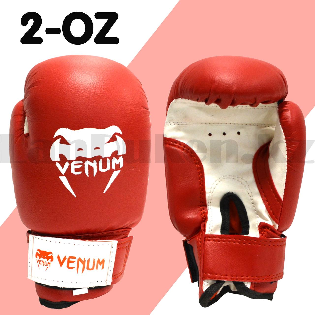 Детские боксерские перчатки 2-OZ Venus красные с белой надписью - фото 1 - id-p94642594