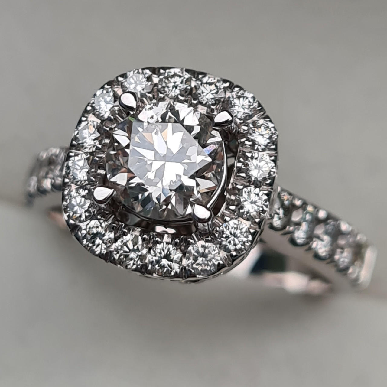 Сертификат GIA 2,10Сt I1-VS2/K-F Золотое кольцо с бриллиантом