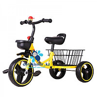 Детский трёхколёсный велосипед с большим багажником