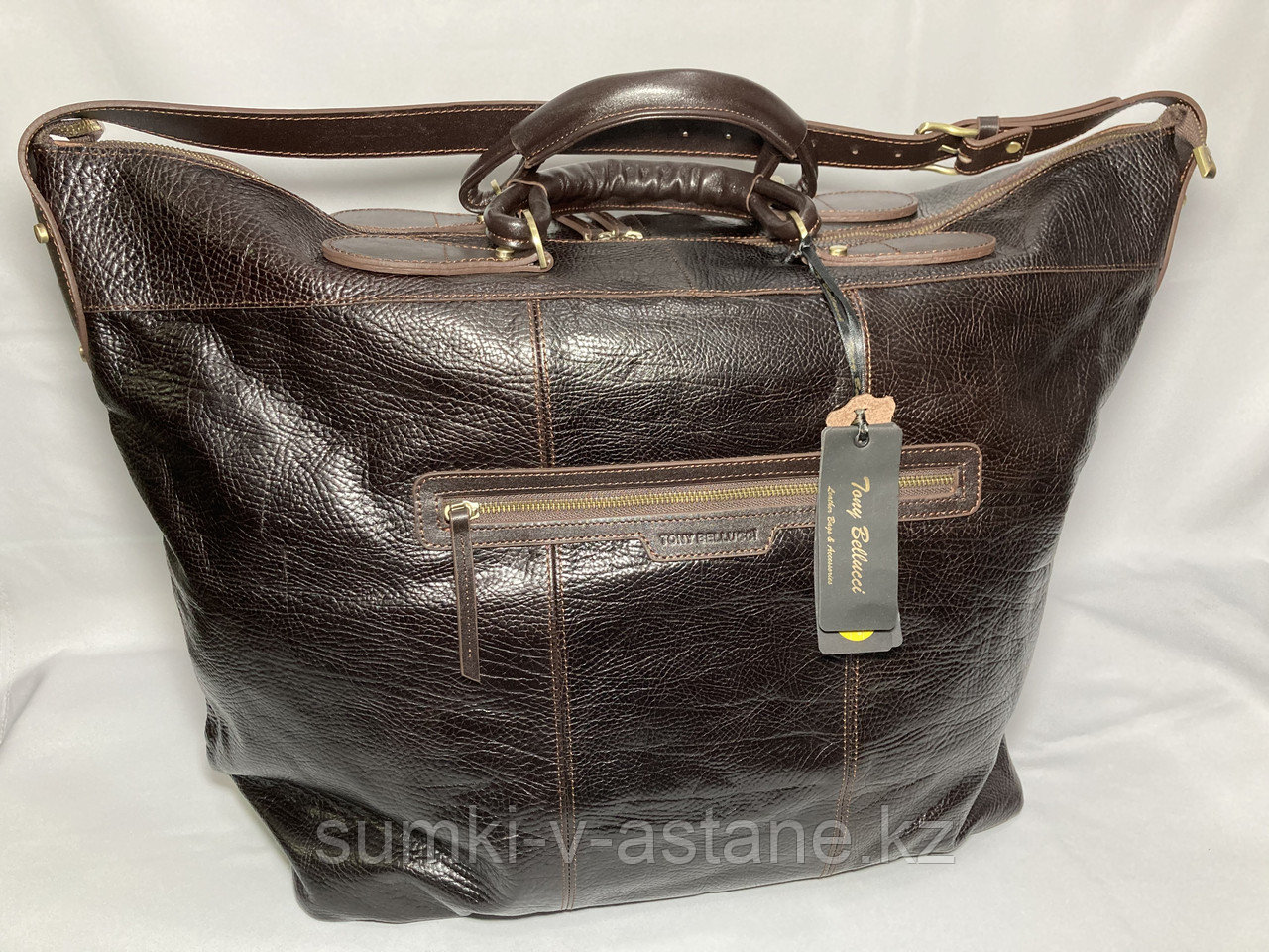 Дорожная сумка из кожи от итальянского бренда "TONY BELLUCCI" (высота 40 см, ширина 47 см, глубина 20 см)