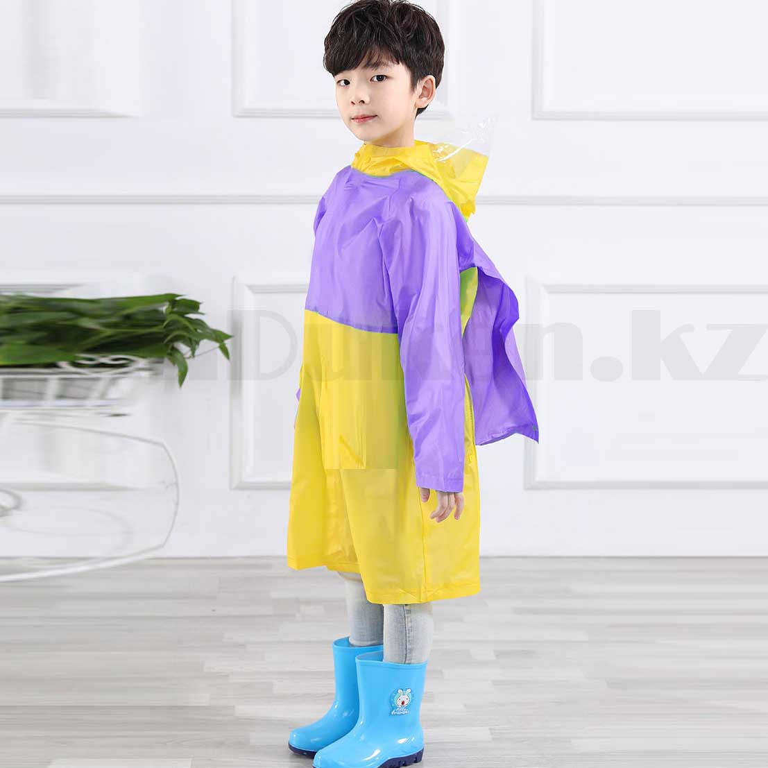 Дождевик детский из непромокаемой ткани с козырьком на капюшоне складным отсеком для рюкзака YH868 желтый, фото 1