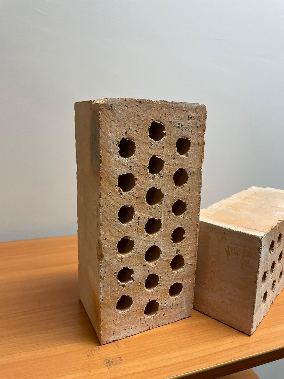 Кирпич керамический полуторный пустотелый М-150 - фото 1 - id-p94919329