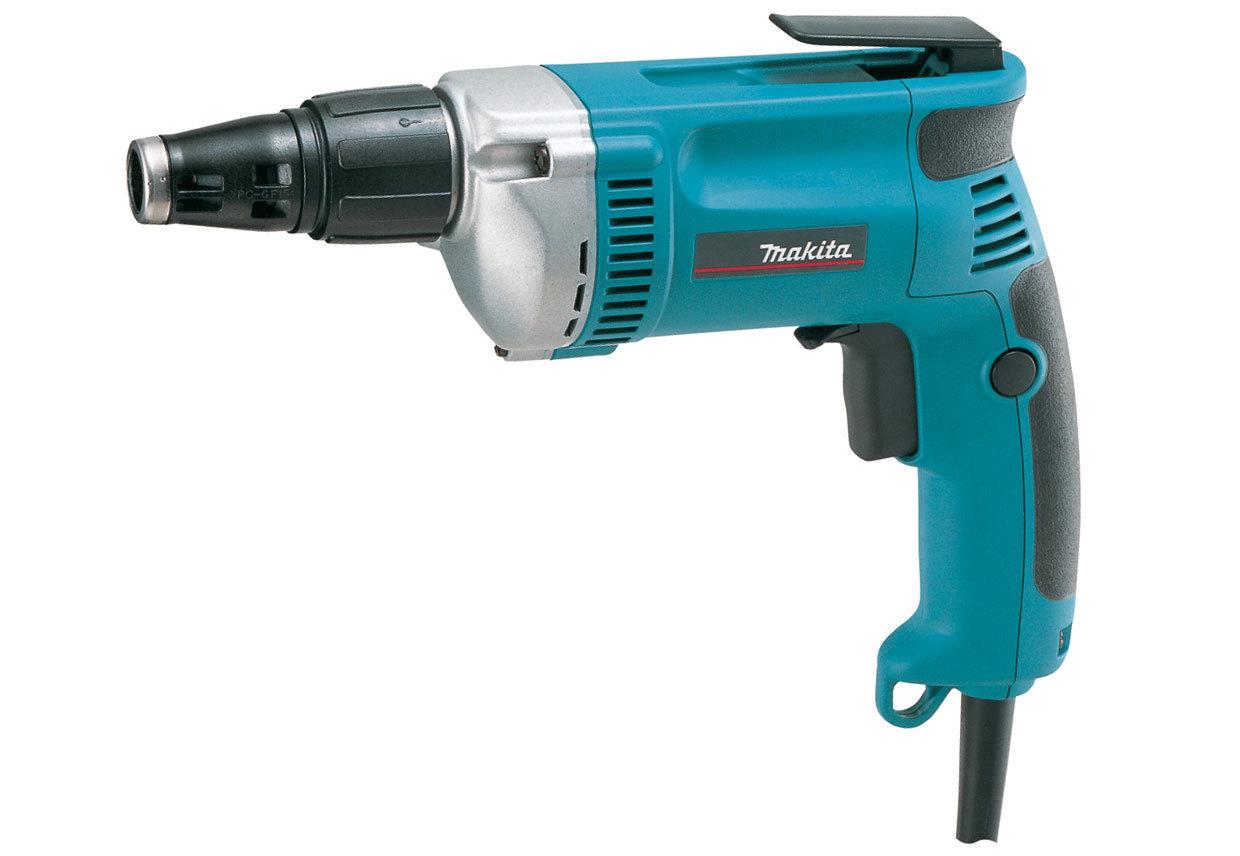 Шуруповерт Makita 6826