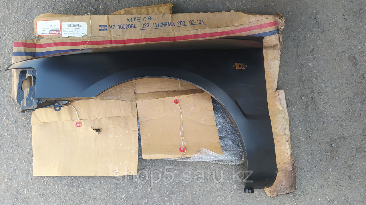 Mazda 323 90-94 гг. хэтчбэк. КРЫЛО ЛЕВОЕ lh