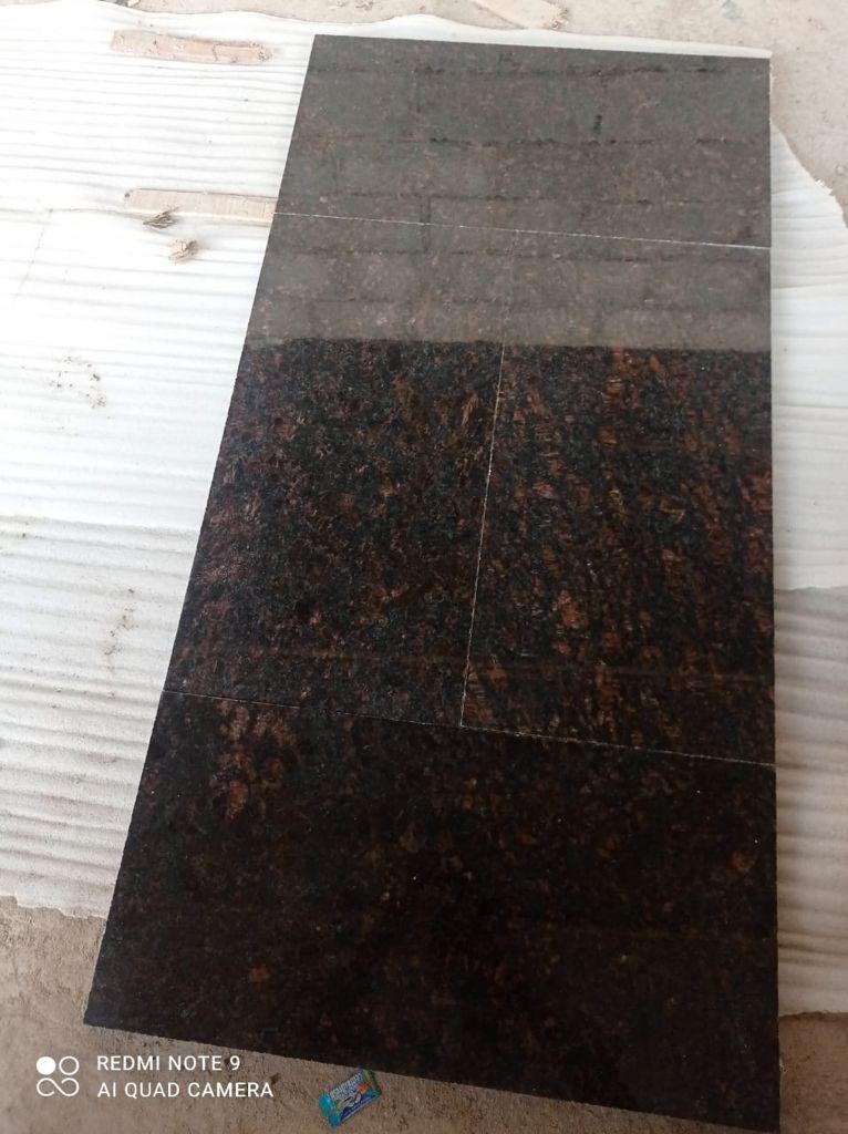 Гранит коричневый Tan Brown полированный плитка 600*300*20мм - фото 8 - id-p95188205
