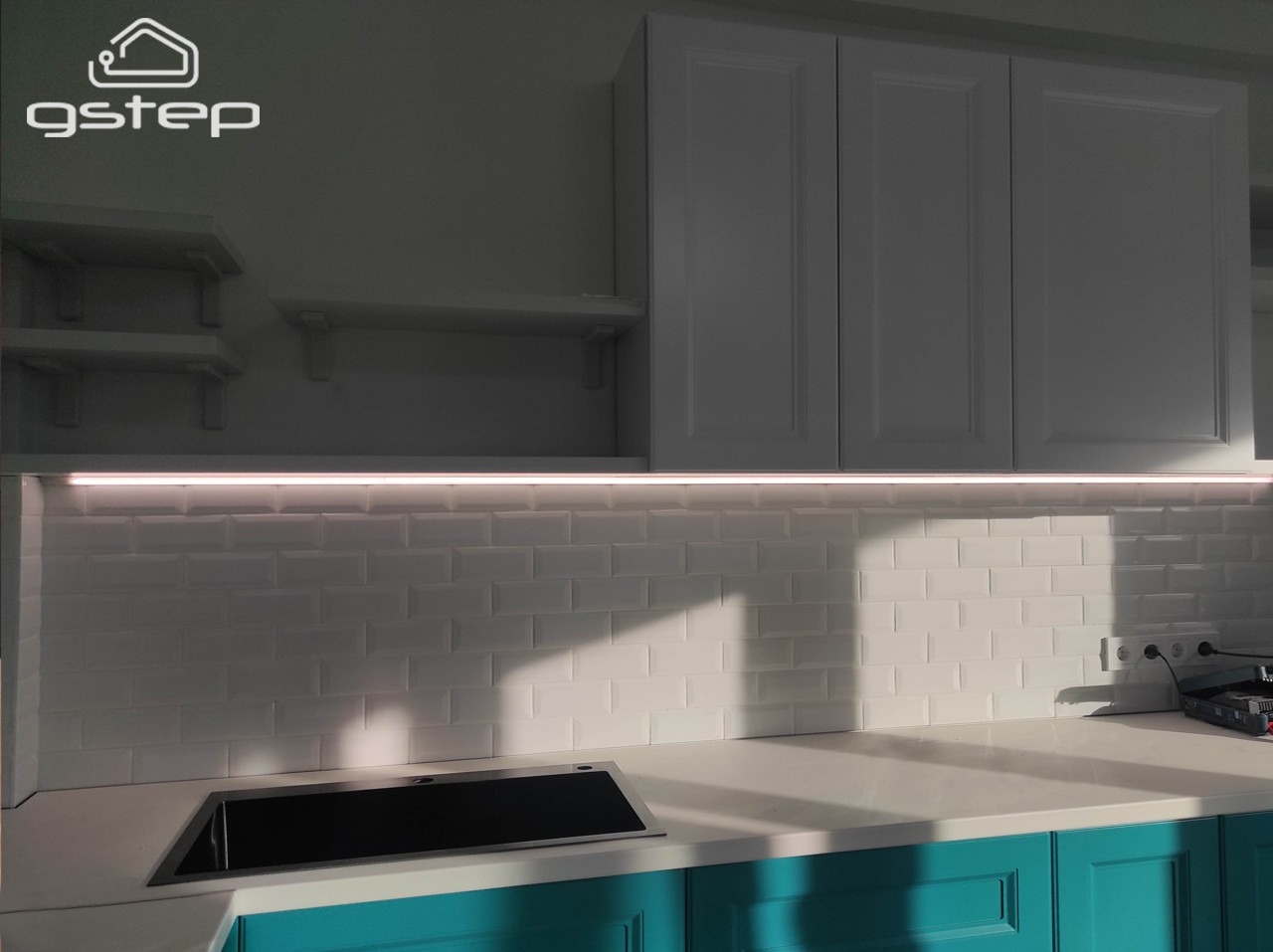 Cенсорная светодиодная подсветка кухни, столешницы, мебели Gstep UCL 100 см  Теплый белый 3000К, фото 1