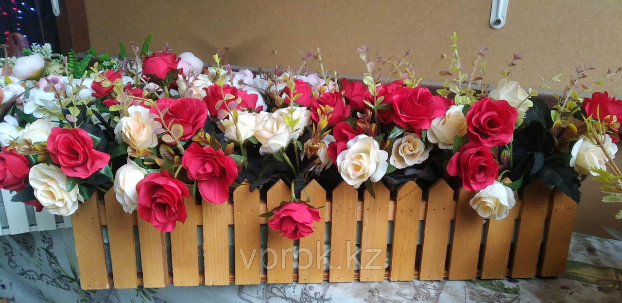 Цветы искусственные розовые в ящике 50x10 см - фото 1 - id-p95242695