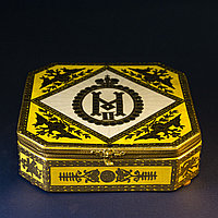 Николай II монограммасы бар зергерлік бұйымдарға арналған сандық Голландиядан әкелінген. ХХ ғасыр Керамика, алтындатылған
