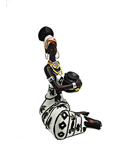 Сувенир. Этно-статуи Африканские леди сидящие