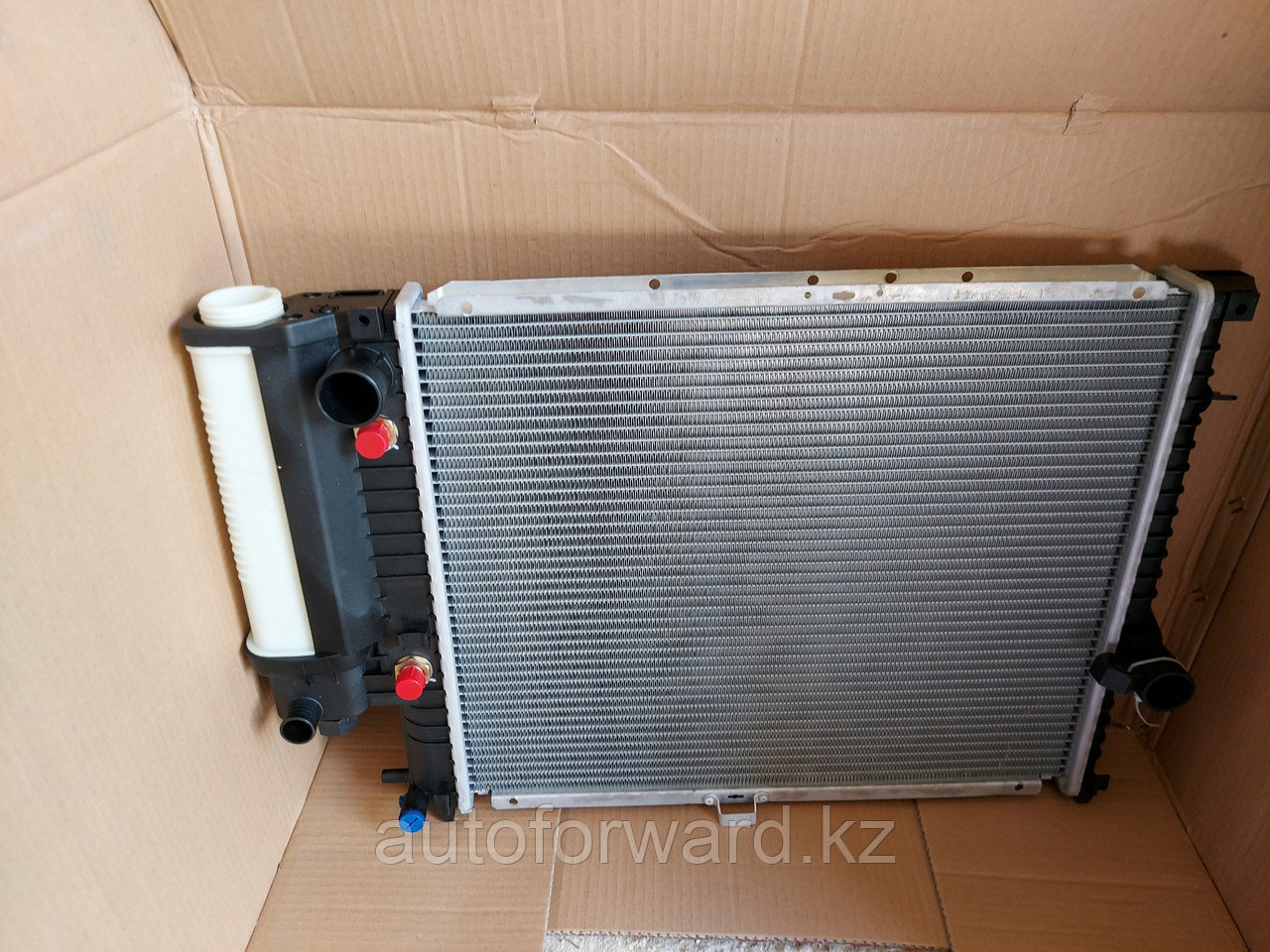 Радиатор автомат с кондиционером Е34