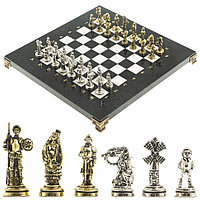 Декоративные шахматы "Дон Кихот" доска 28х28 см из камня мрамор змеевик фигуры металлические