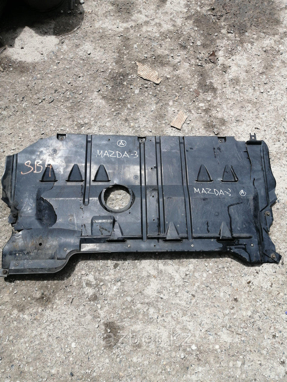 Защита двигателя Mazda 3 С дефектом