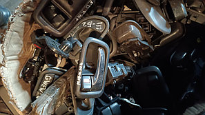 Ішкі есік тұтқалары ассортиментте.