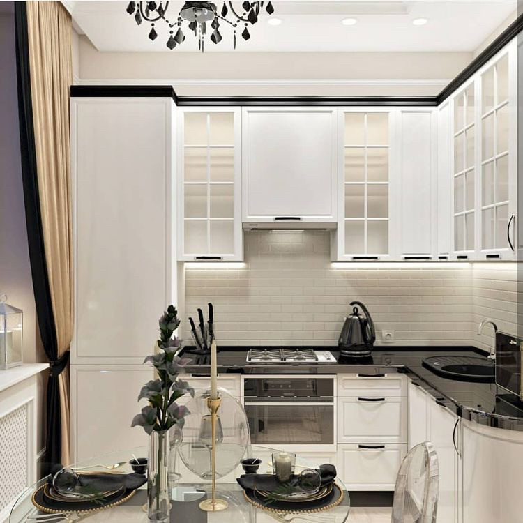 Кухня в стиле современная классика белые фасады черная столешница