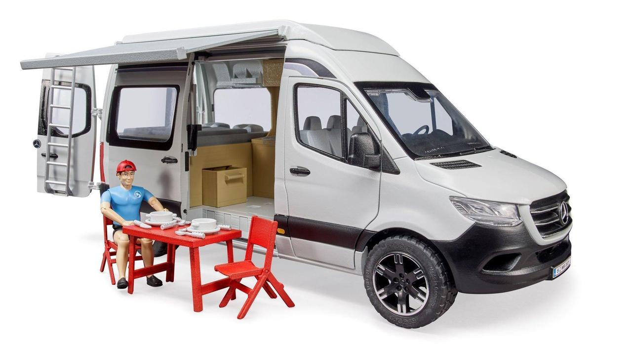 Mercedes-Benz Sprinter туристический с фигуркой